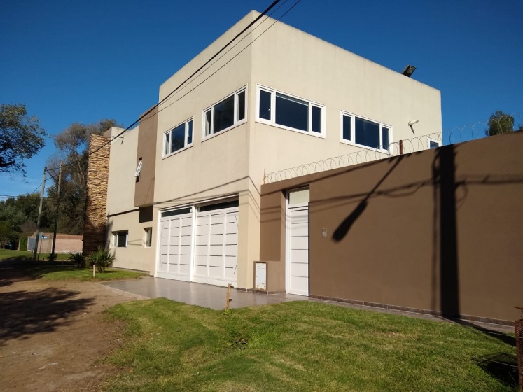 Alelíes y Altolaguirre Las Camelias, La Pampa, 6300, 4 Habitaciones Habitaciones, ,Casa,En Venta,1036